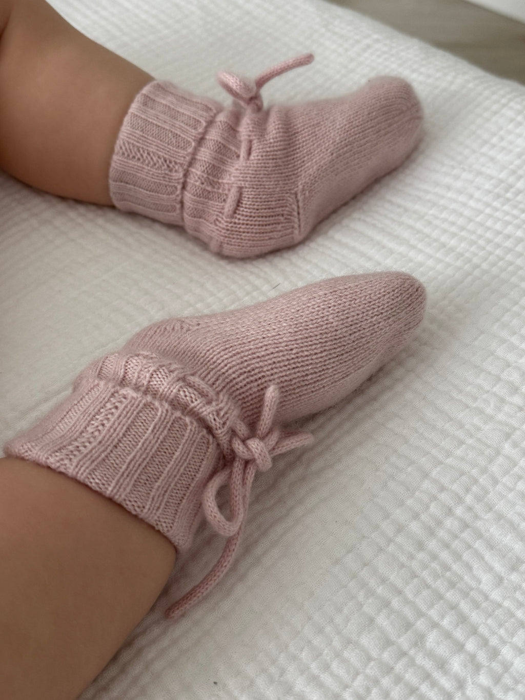 Cashmere Booties - Baby Pink